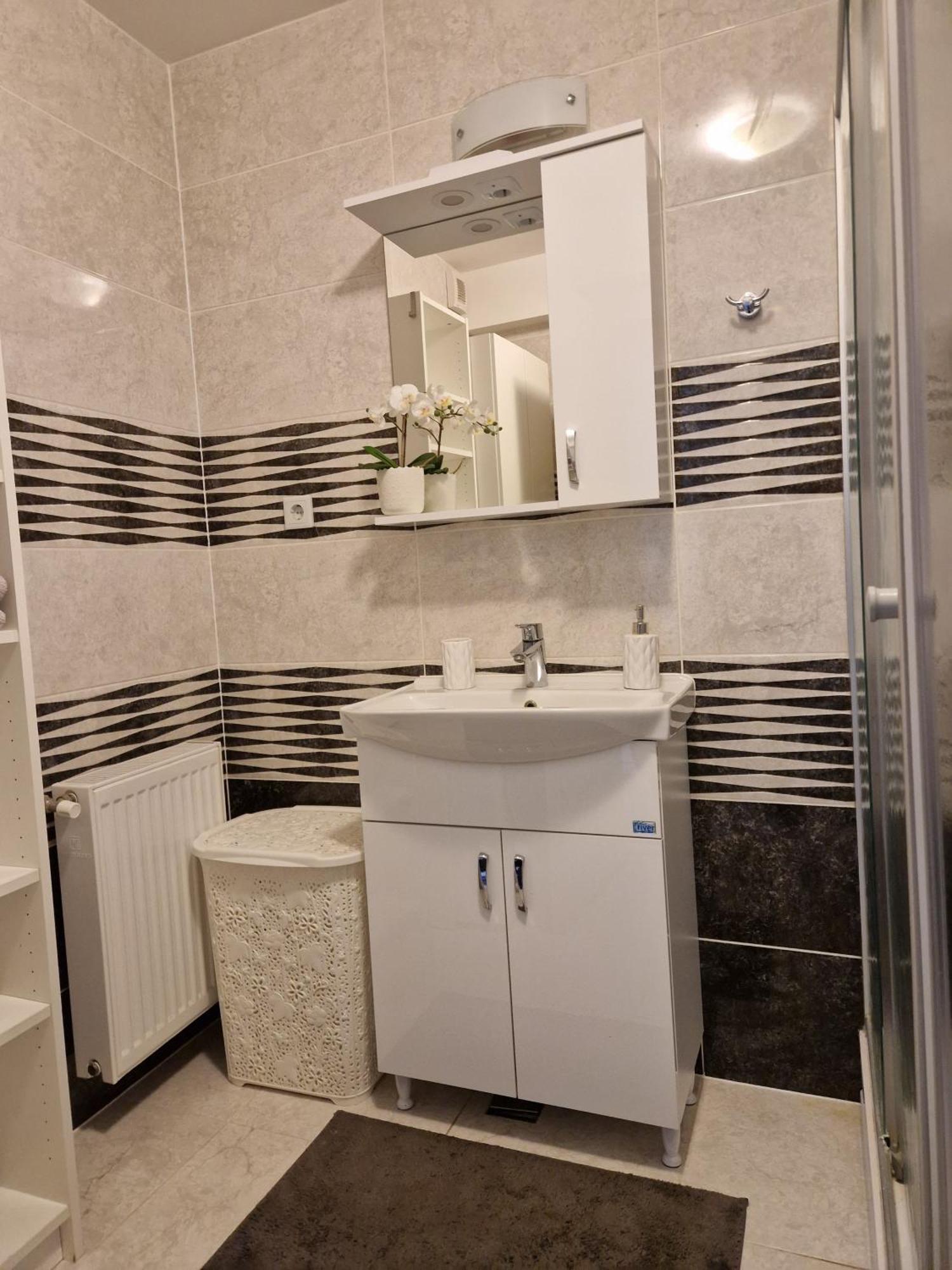 Apartament In Otopeni Exterior photo