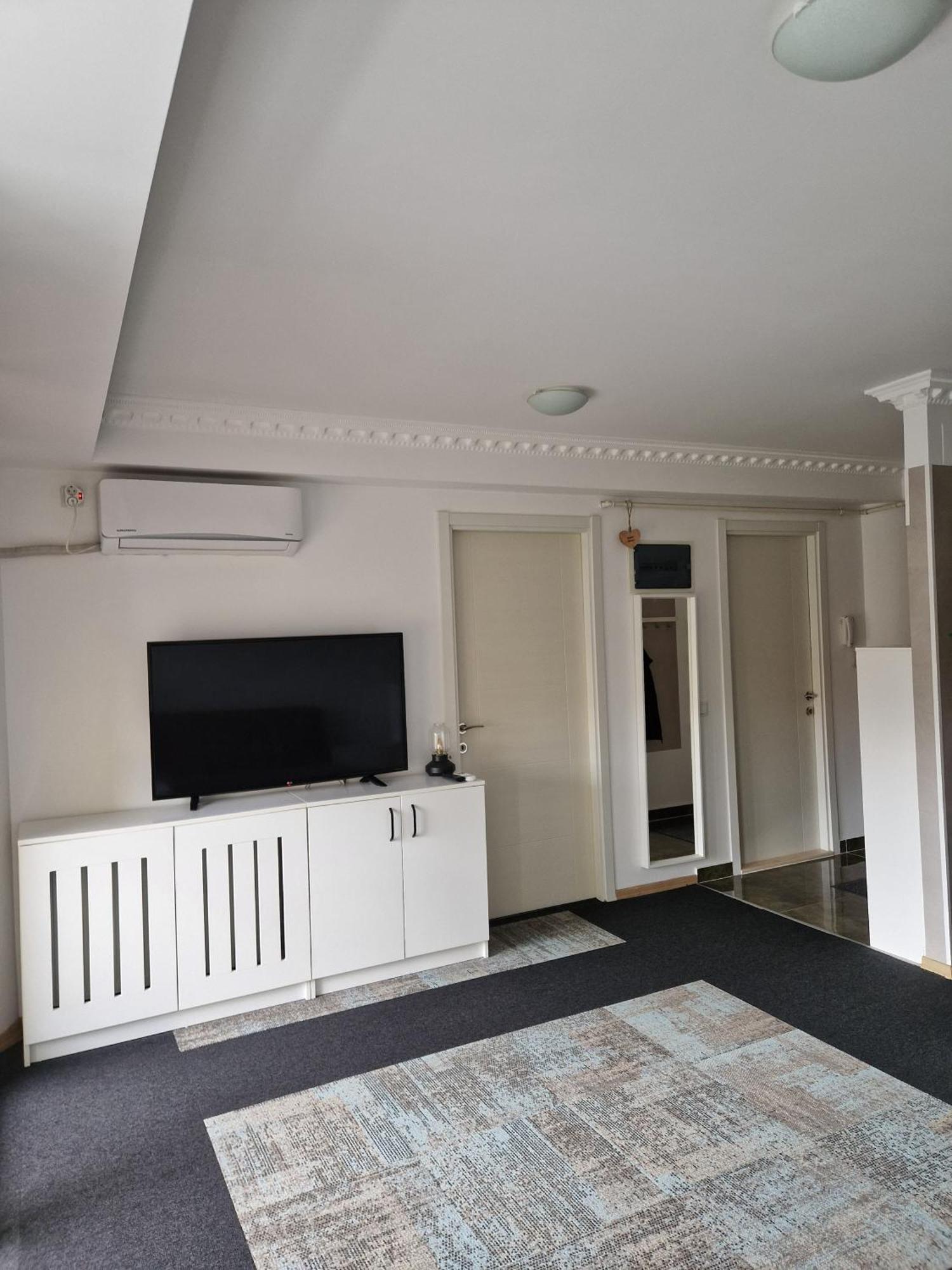 Apartament In Otopeni Exterior photo